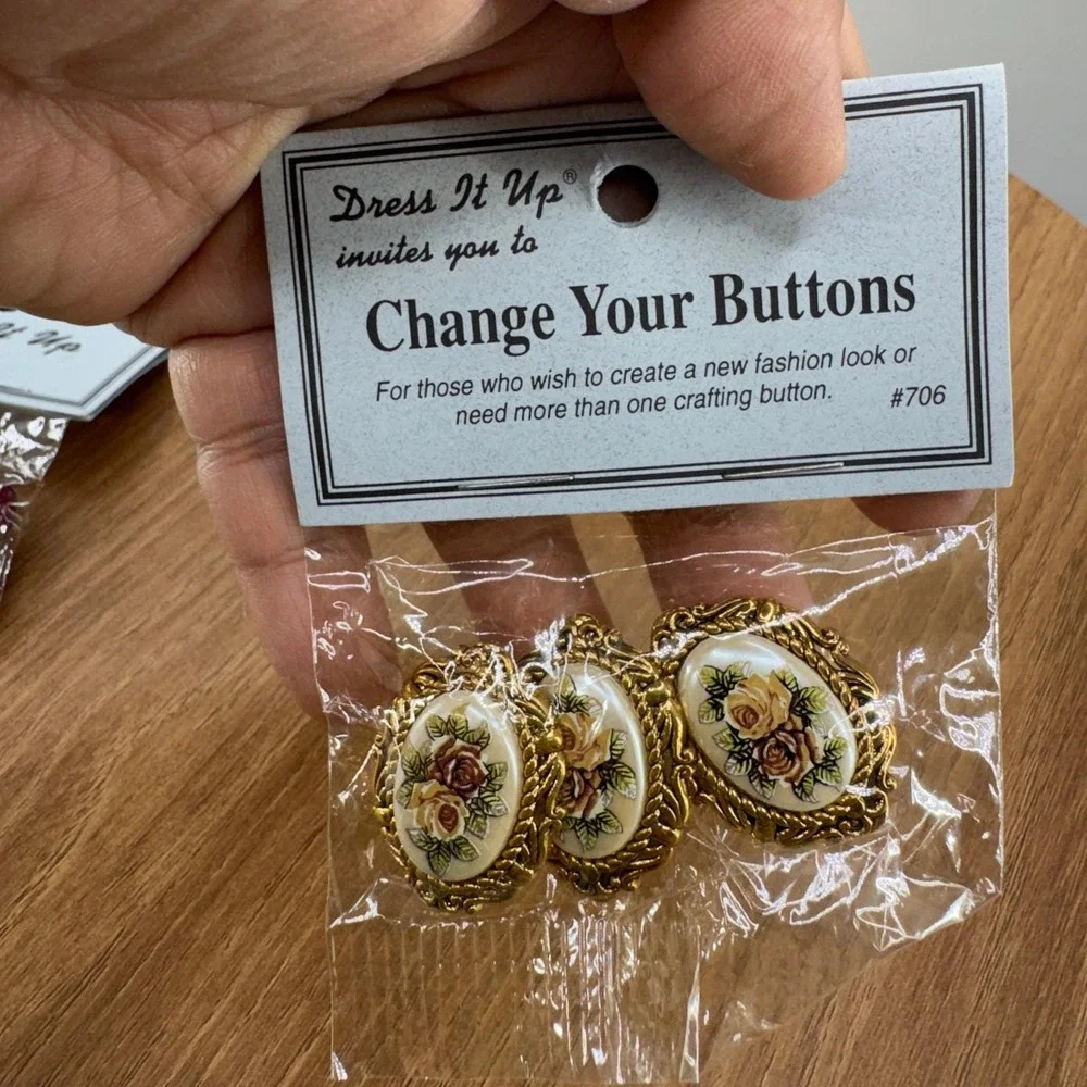 Dress It Up Novelty Buttons Charms Lot OS Multicolor Teapot Floral‎ Crafting